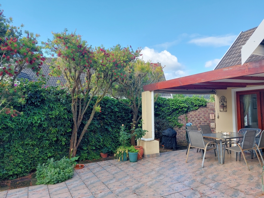 2 Bedroom Property for Sale in The Island Western Cape